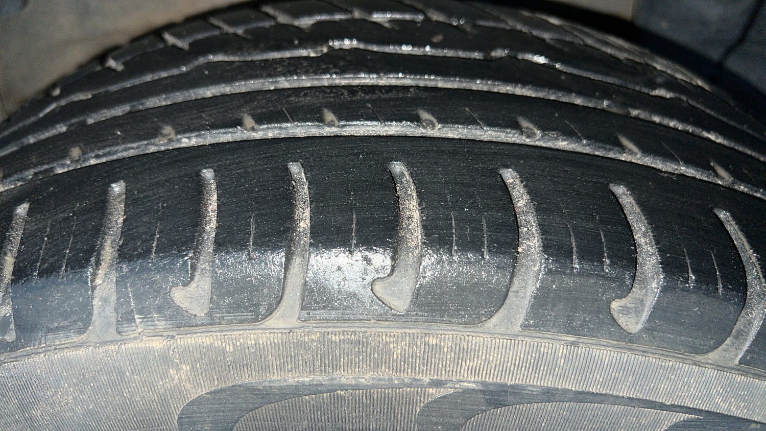 Used 2018 Renault Duster RXS CVT Petrol Automatic tyres LEFT REAR TYRE TREAD VIEW