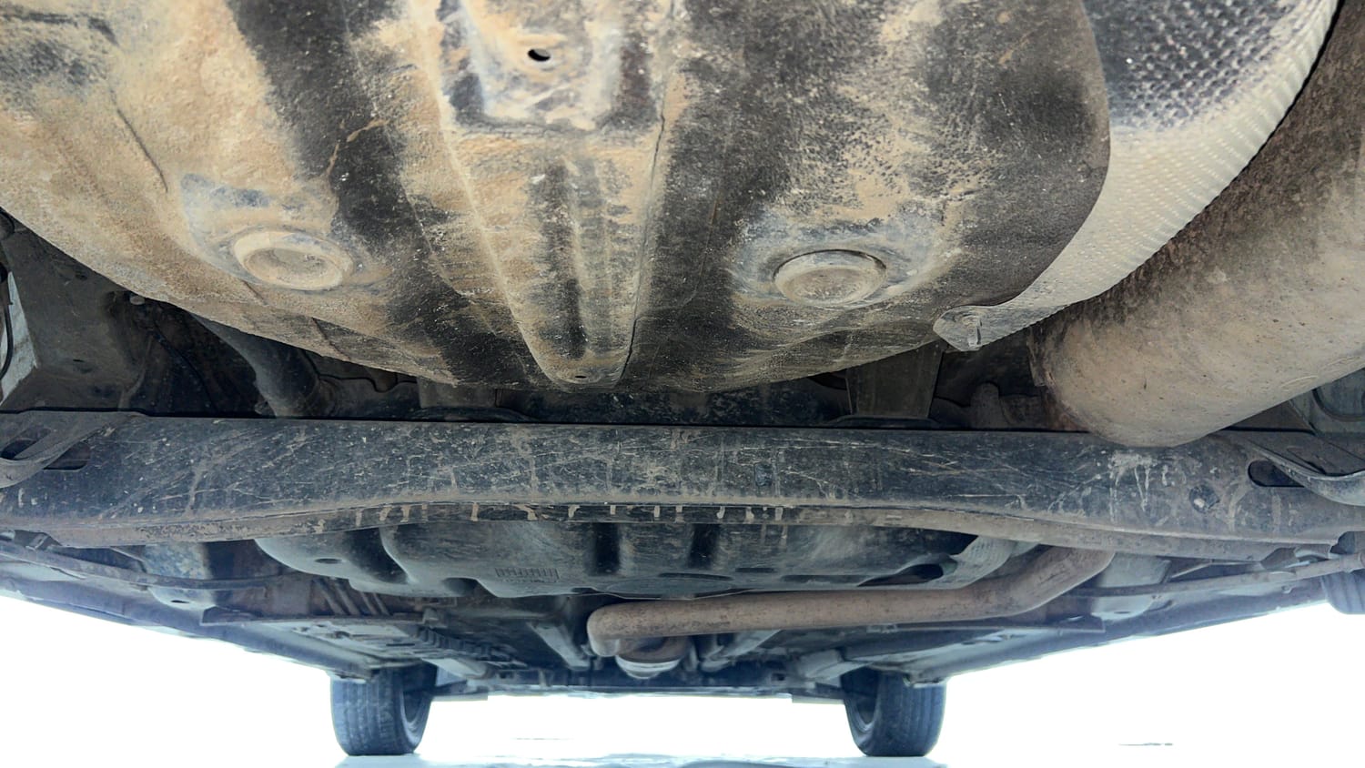 Used 2020 Hyundai New i20 Asta (O) 1.0 Turbo DCT Petrol Automatic extra REAR UNDERBODY VIEW (TAKEN FROM REAR)
