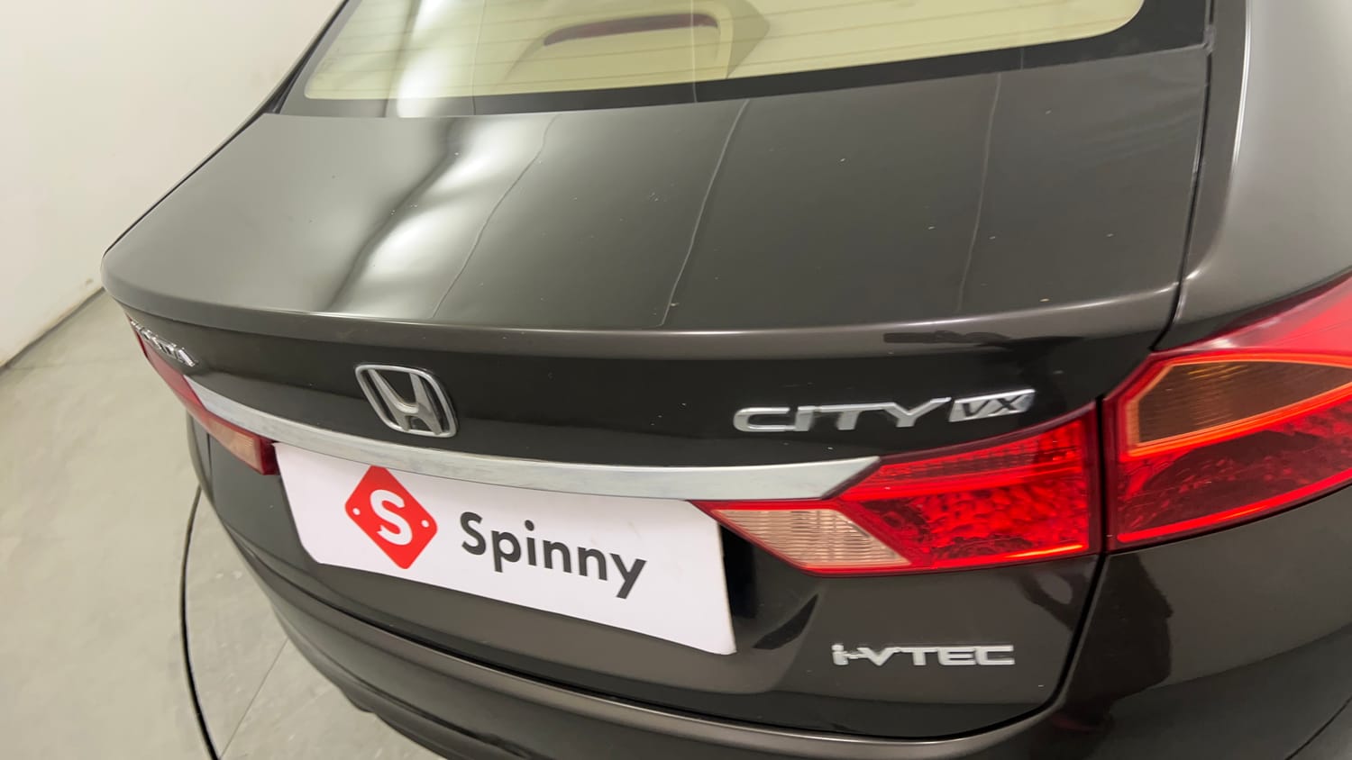 Used 2016 Honda City VX CVT Petrol Automatic dents MINOR DENT