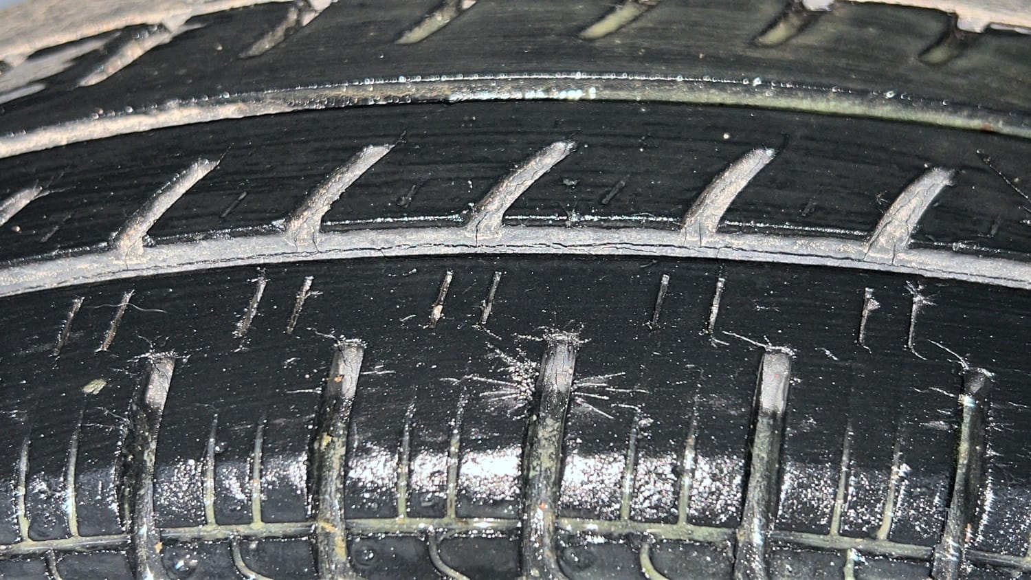 Used 2016 Datsun Redi-GO T Petrol Manual tyres RIGHT REAR TYRE TREAD VIEW