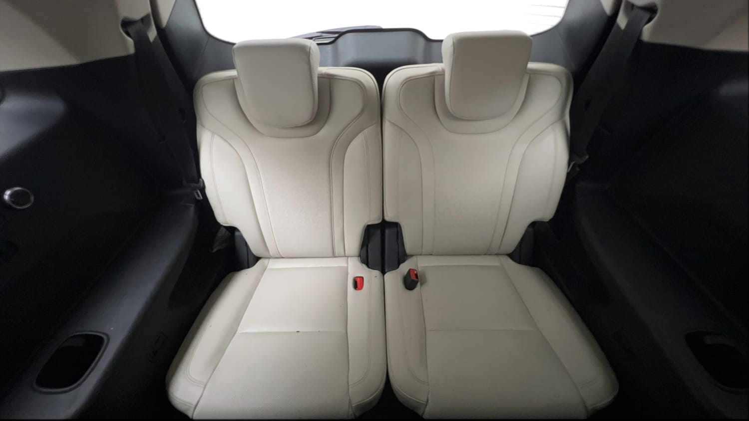 Used 2022 Mahindra XUV700 AX 7 Petrol MT 7 STR Petrol Manual interior THIRD ROW SEAT