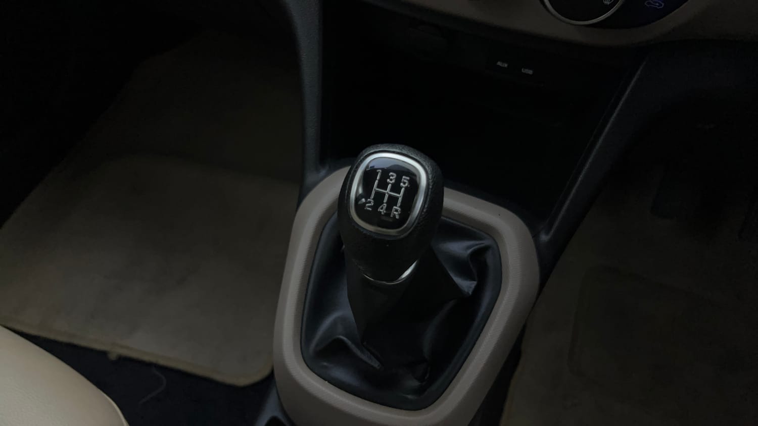 Used 2015 Hyundai Grand i10 Sportz 1.2 Kappa VTVT Petrol Manual interior GEAR  KNOB VIEW