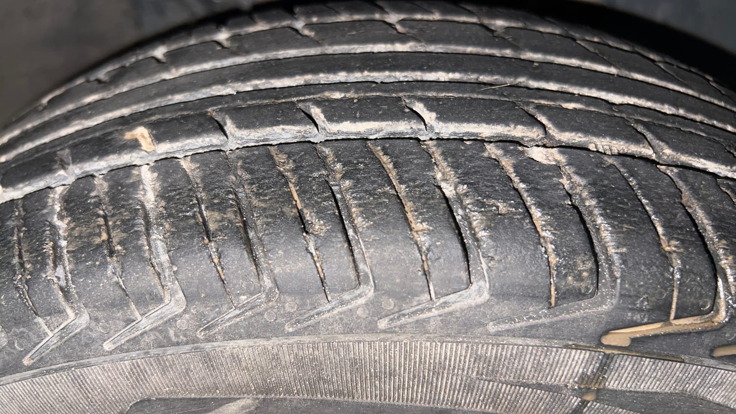 Used 2016 Renault Kwid RXL Petrol Manual tyres RIGHT FRONT TYRE TREAD VIEW