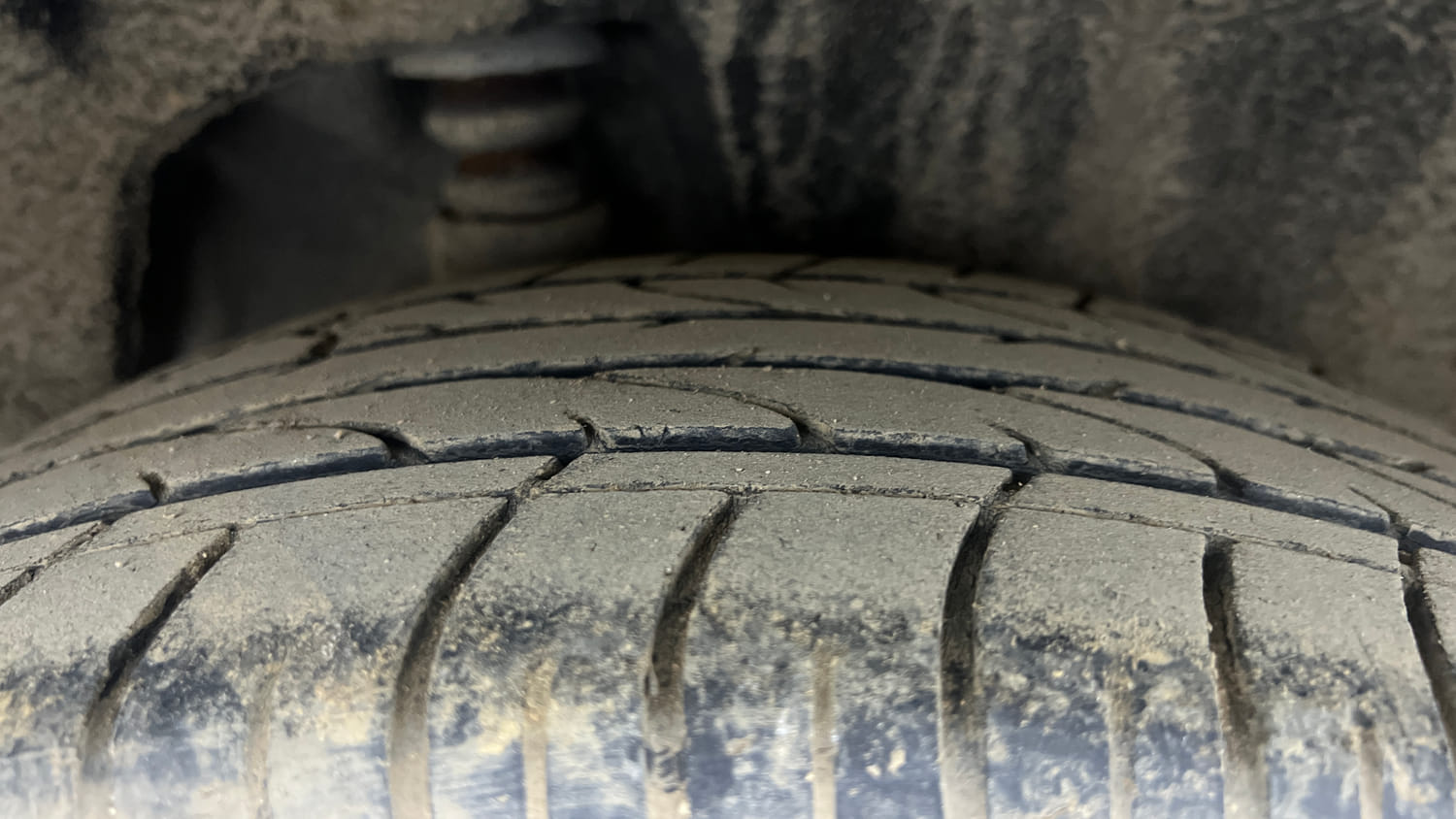 Used 2018 Hyundai Creta SX Plus 1.6 AT Petrol Petrol Automatic tyres RIGHT REAR TYRE TREAD VIEW