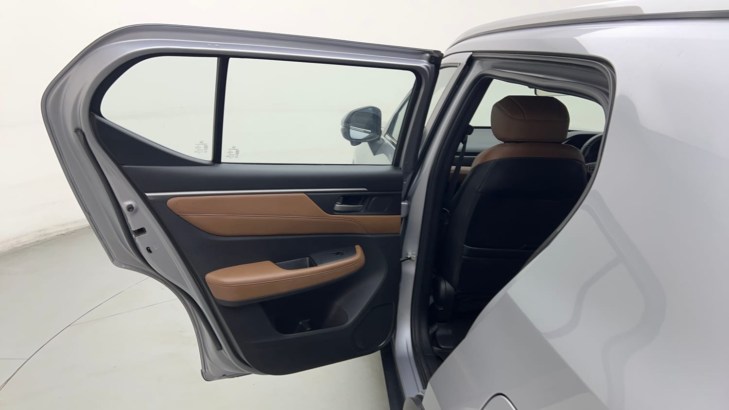 Used 2025 Honda Elevate ZX CVT Petrol Automatic interior LEFT REAR DOOR OPEN VIEW