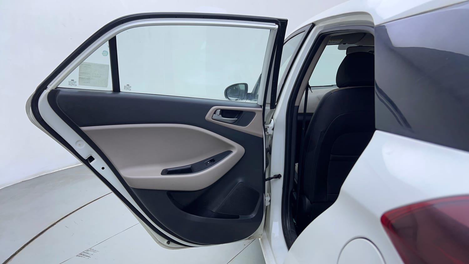 Used 2019 Hyundai Elite i20 Magna 1.4 AT Petrol Automatic interior LEFT REAR DOOR OPEN VIEW