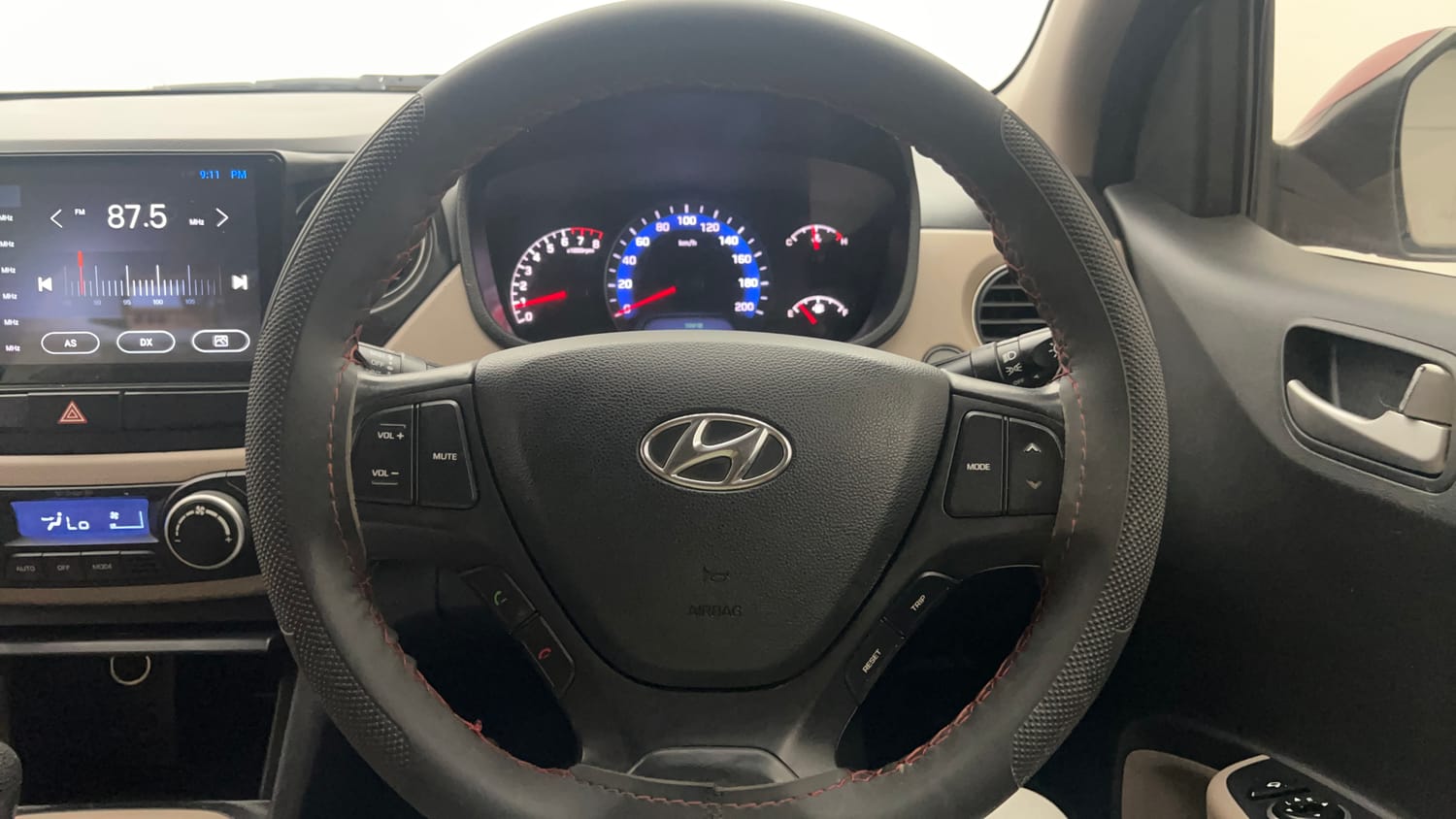Used 2014 Hyundai Xcent SX 1.2 (O) Petrol Manual interior STEERING VIEW