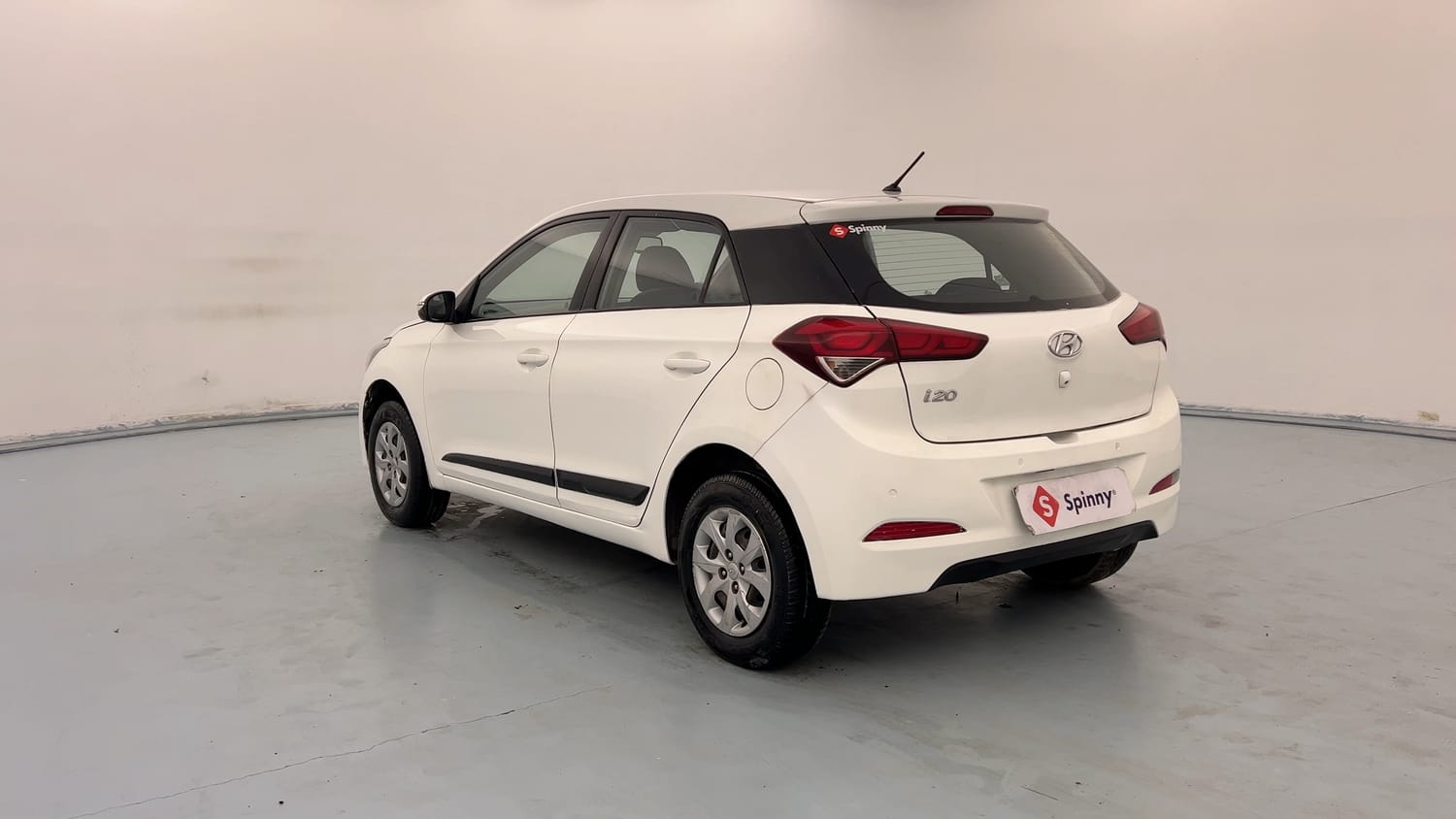Used 2015 Hyundai Elite i20 Sportz 1.2 Petrol Manual exterior LEFT REAR CORNER VIEW