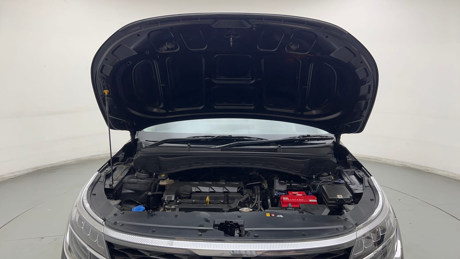 Used 2023 kia Seltos HTX 1.5 Petrol IVT Petrol Automatic engine ENGINE & BONNET OPEN FRONT VIEW