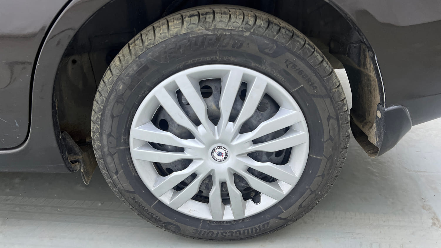 Used 2016 Honda Amaze 1.2 S i-VTEC Petrol Manual tyres LEFT REAR TYRE RIM VIEW
