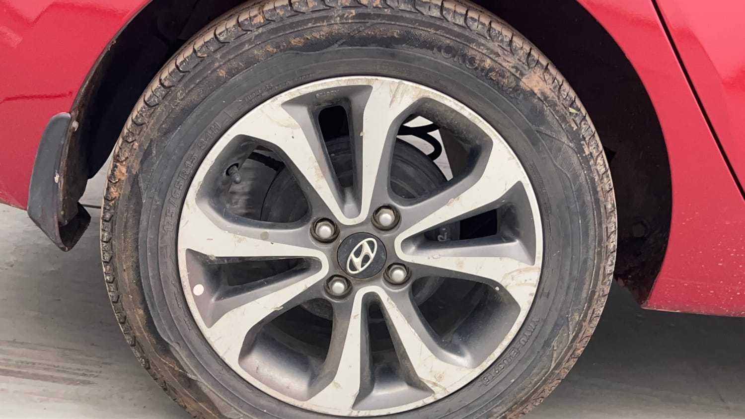 Used 2014 Hyundai Xcent SX 1.2 (O) Petrol Manual tyres RIGHT REAR TYRE RIM VIEW