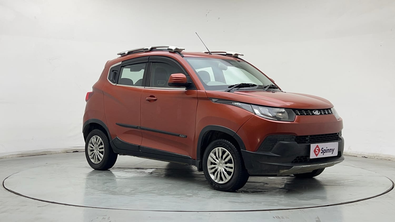 Used 2016 Mahindra KUV100 K6+ 6 STR Petrol Manual exterior RIGHT FRONT CORNER VIEW