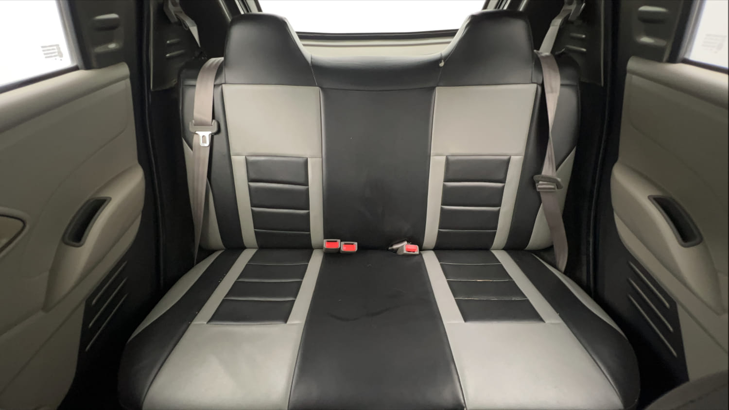 Used 2016 Datsun Redi-GO T Petrol Manual interior REAR SEAT CONDITION VIEW