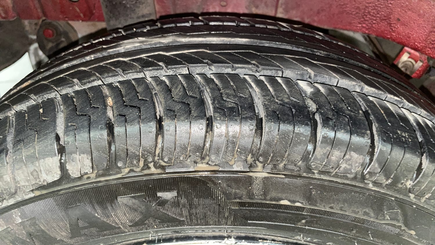 Used 2016 Mahindra KUV100 K2 Plus 6 STR Petrol Manual tyres RIGHT REAR TYRE TREAD VIEW