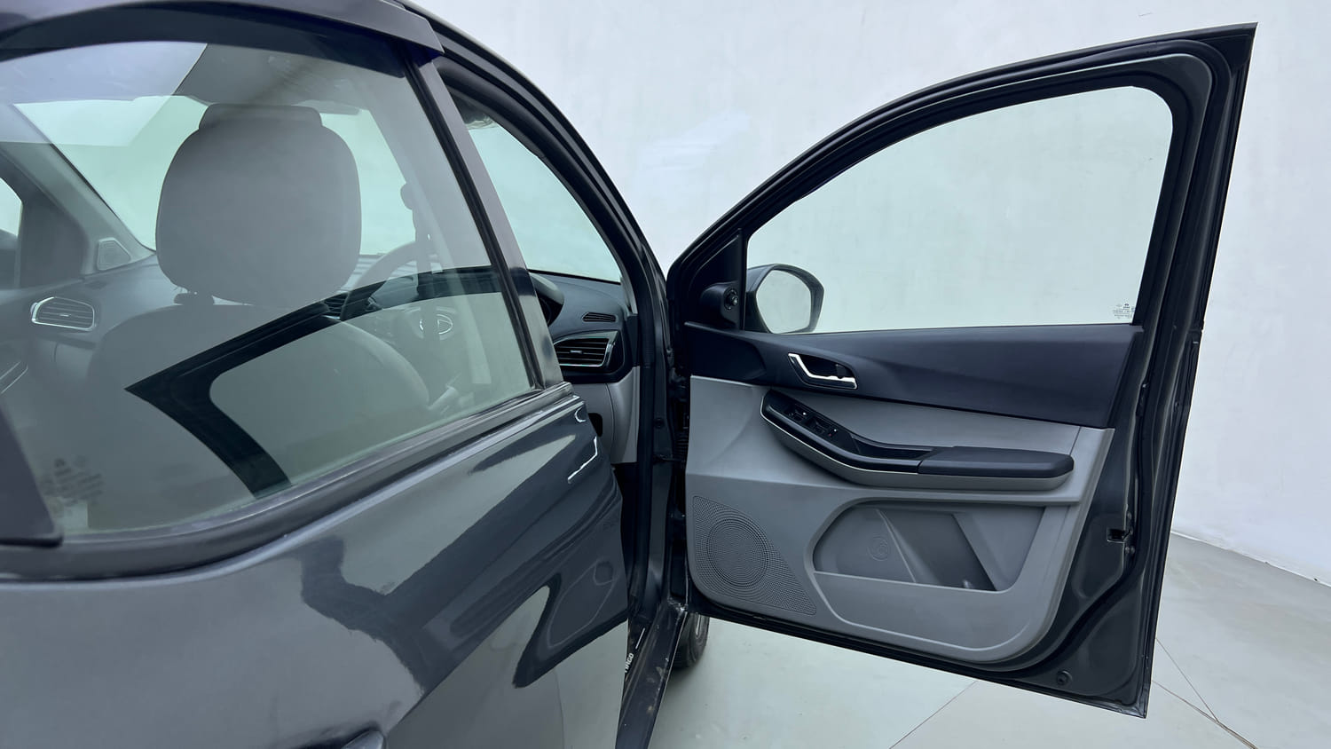 Used 2021 Tata Tiago XZ Plus Petrol Manual interior RIGHT FRONT DOOR OPEN VIEW