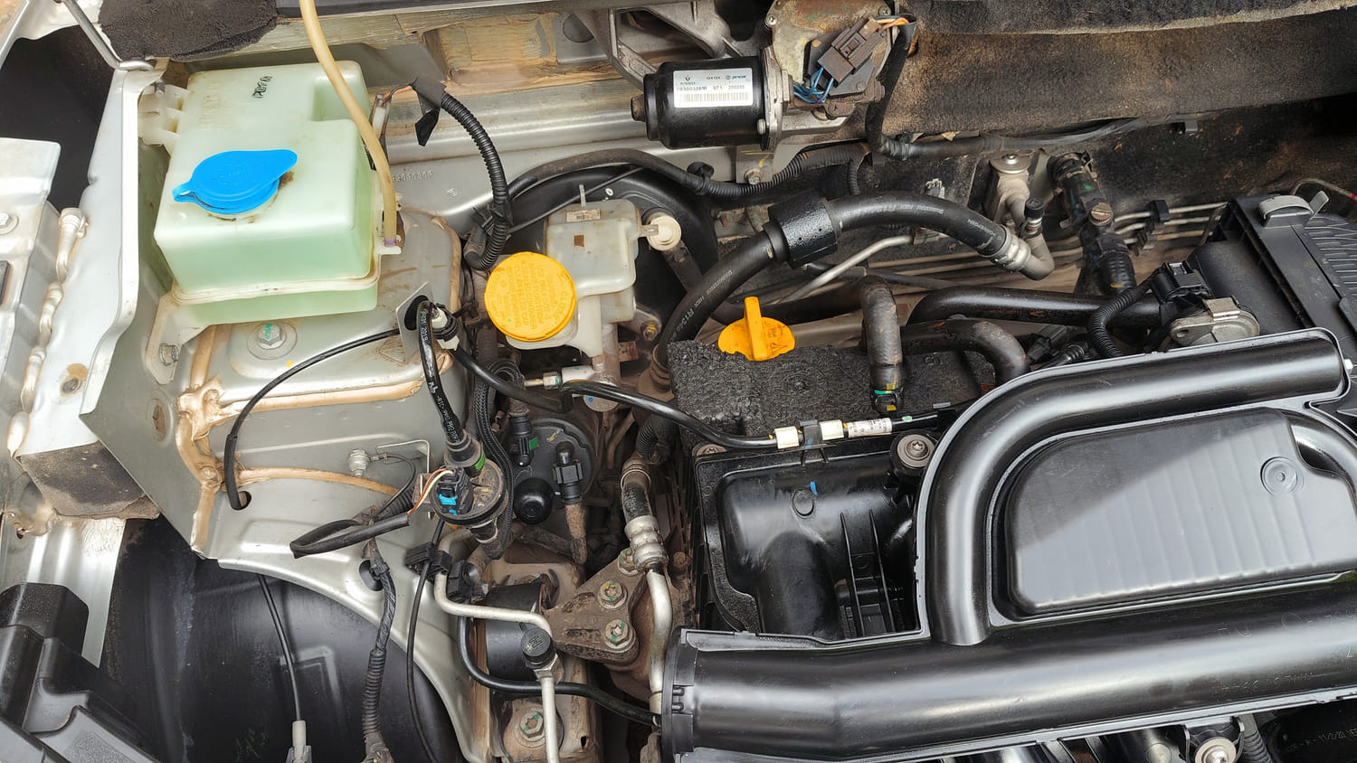 Used 2020 Renault Kwid RXT Petrol Manual engine ENGINE RIGHT SIDE VIEW