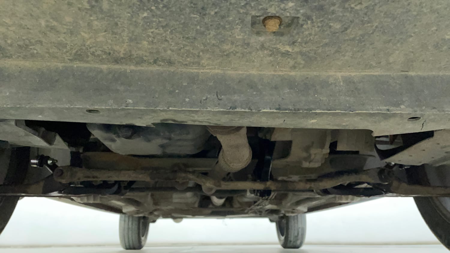 Used 2019 Tata Tiago Revotron XZA Plus Petrol Automatic extra FRONT LEFT UNDERBODY VIEW
