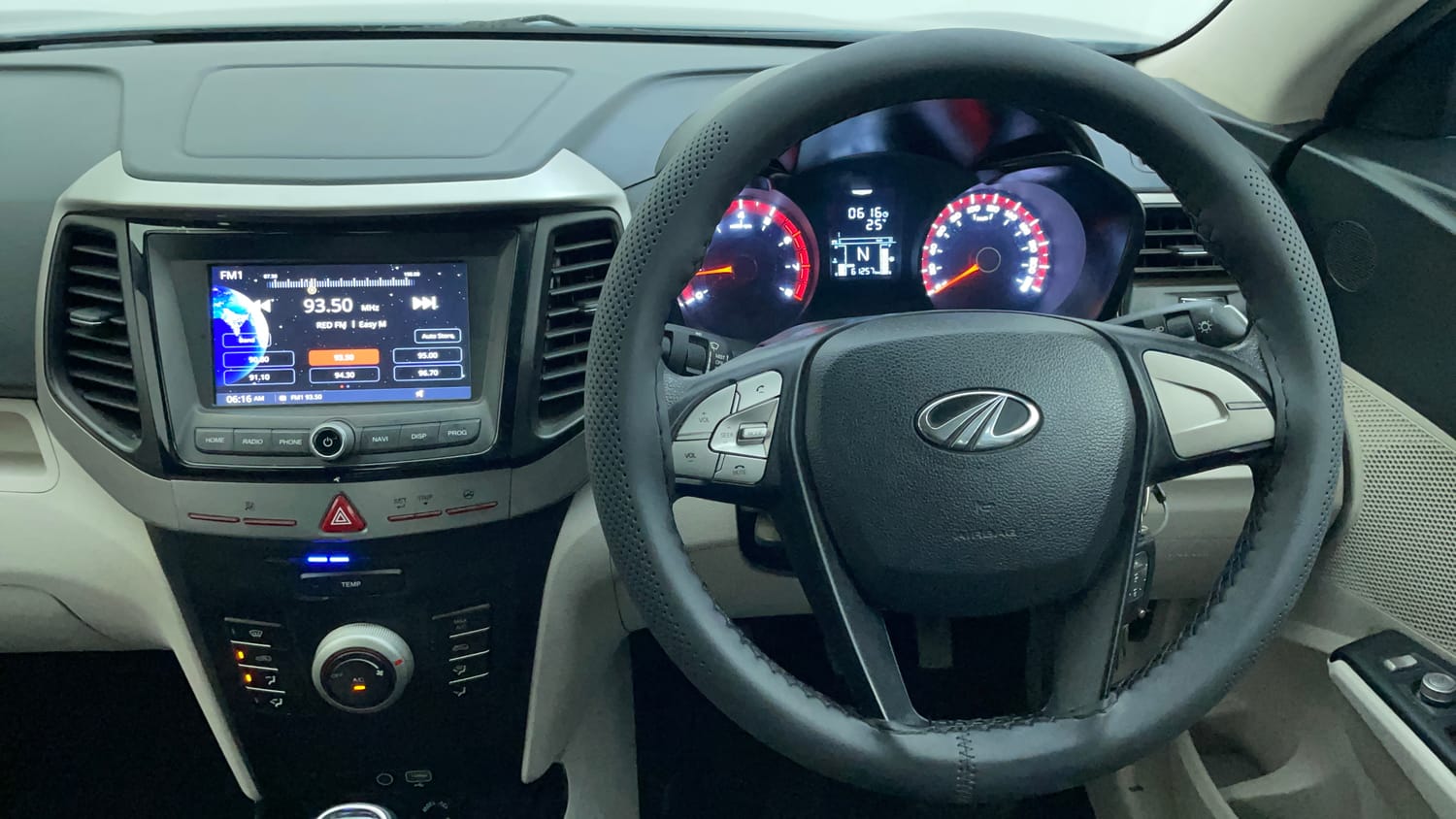 Used 2021 Mahindra XUV 300 W6 1.2 Petrol Petrol Manual interior STEERING VIEW