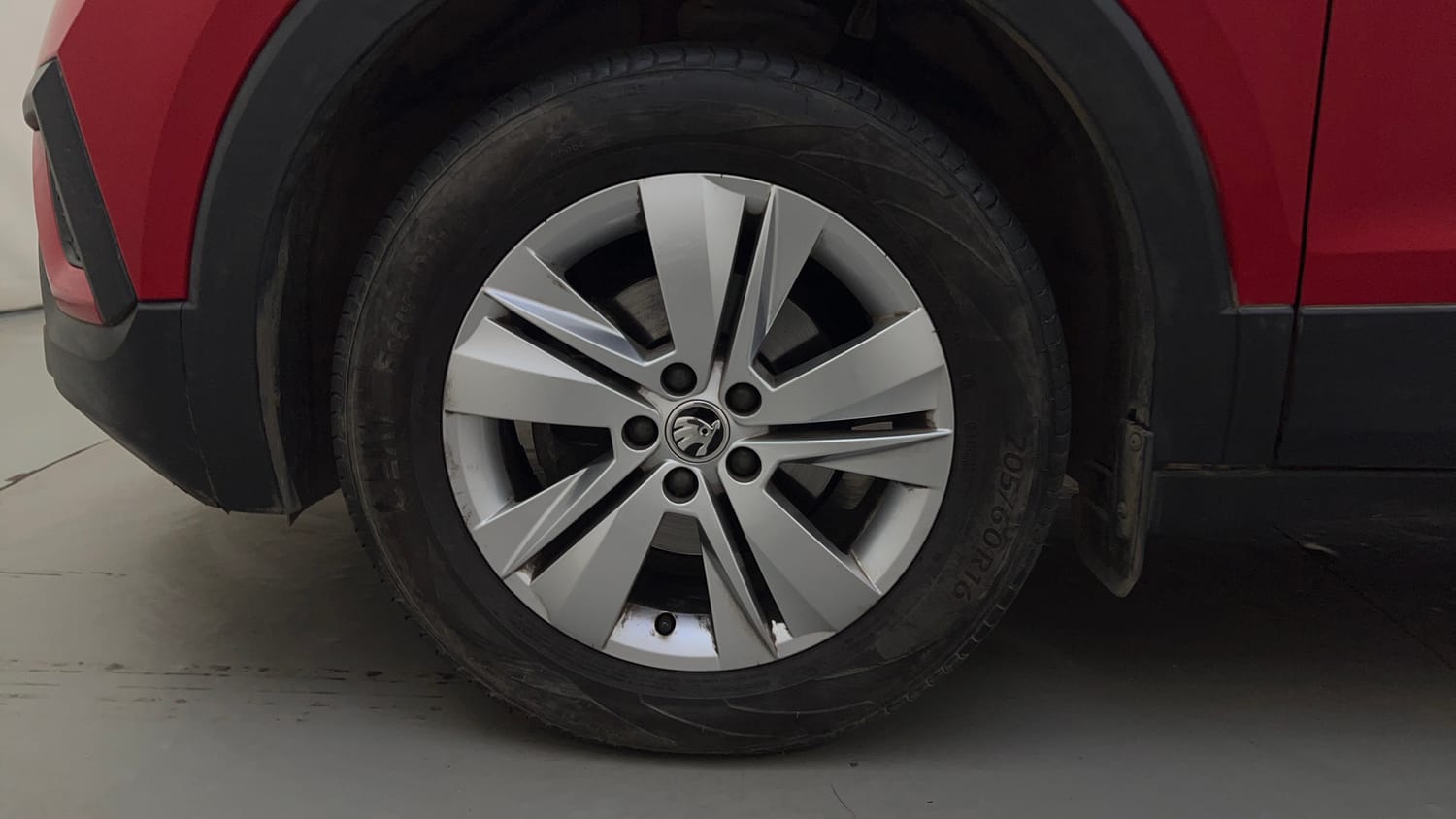 Used 2024 Skoda Kushaq Ambition 1.0 TSI AT Petrol Automatic tyres LEFT FRONT TYRE RIM VIEW