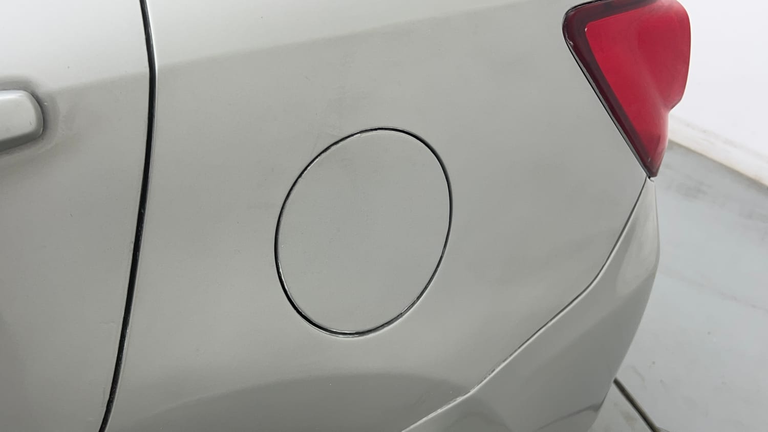 Used 2017 Maruti Suzuki Dzire VXi AMT Petrol Automatic dents MINOR DENT
