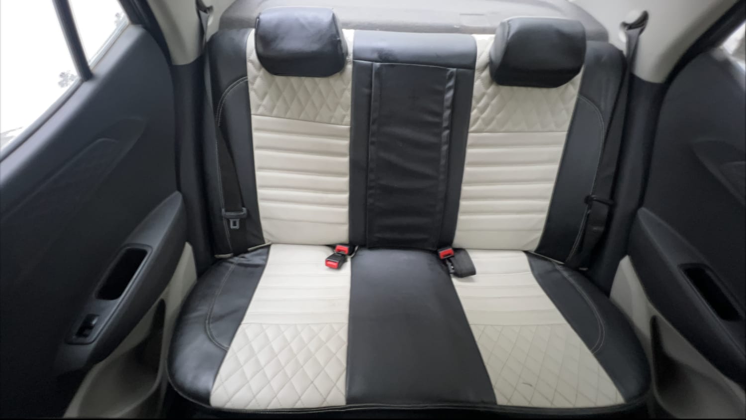 Used 2023 Hyundai Aura SX 1.2 CNG Cng Manual interior REAR SEAT CONDITION VIEW