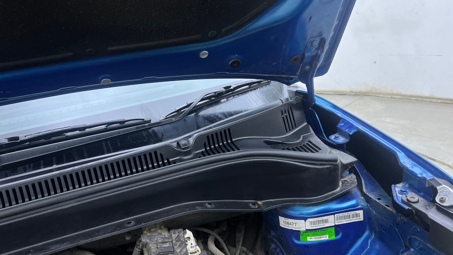 Used 2022 Tata Punch Creative Dual Tone AMT Petrol Automatic engine ENGINE LEFT SIDE HINGE & APRON VIEW