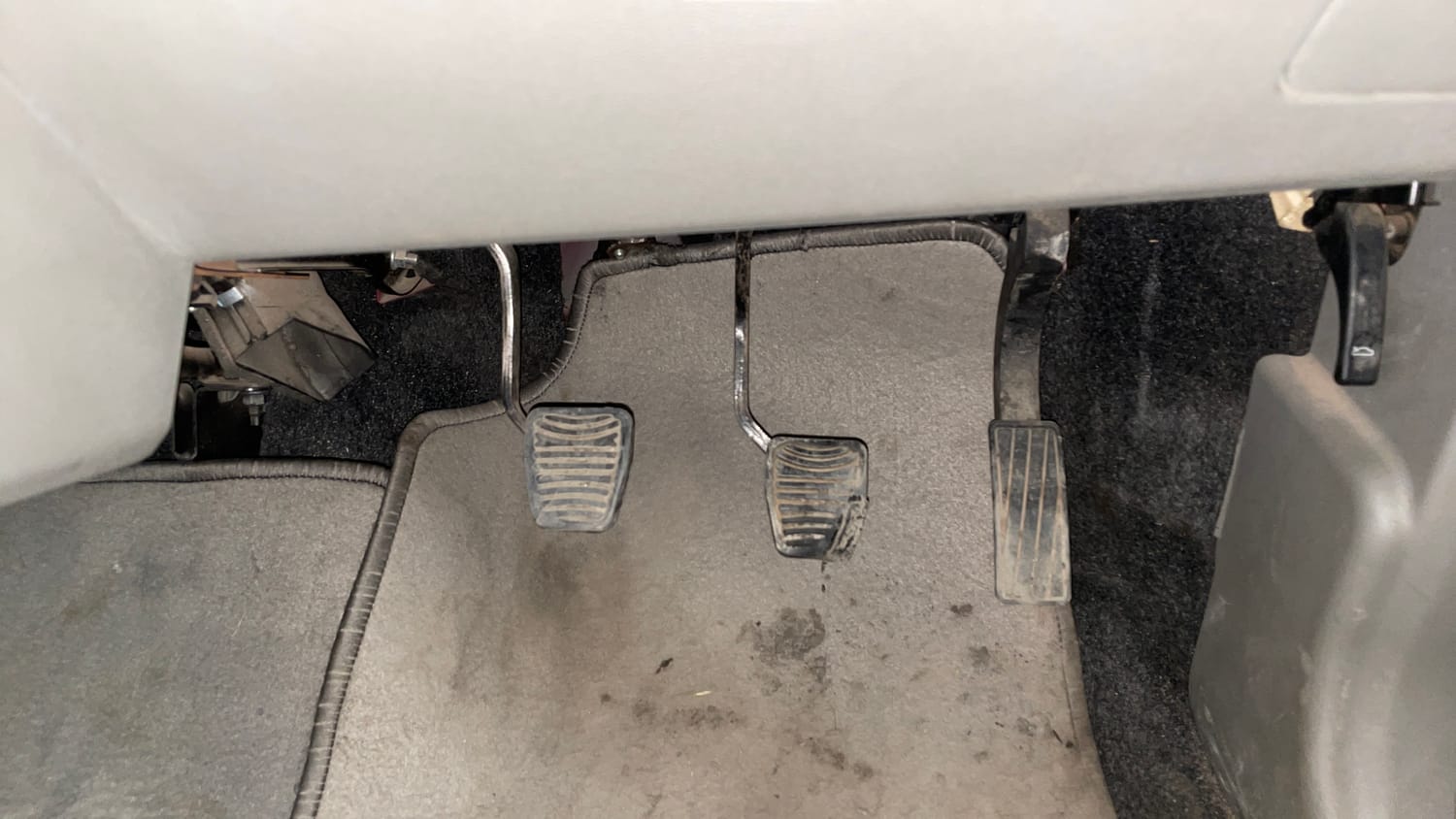 Used 2016 Mahindra KUV100 K2 Plus 6 STR Petrol Manual interior PEDALS VIEW