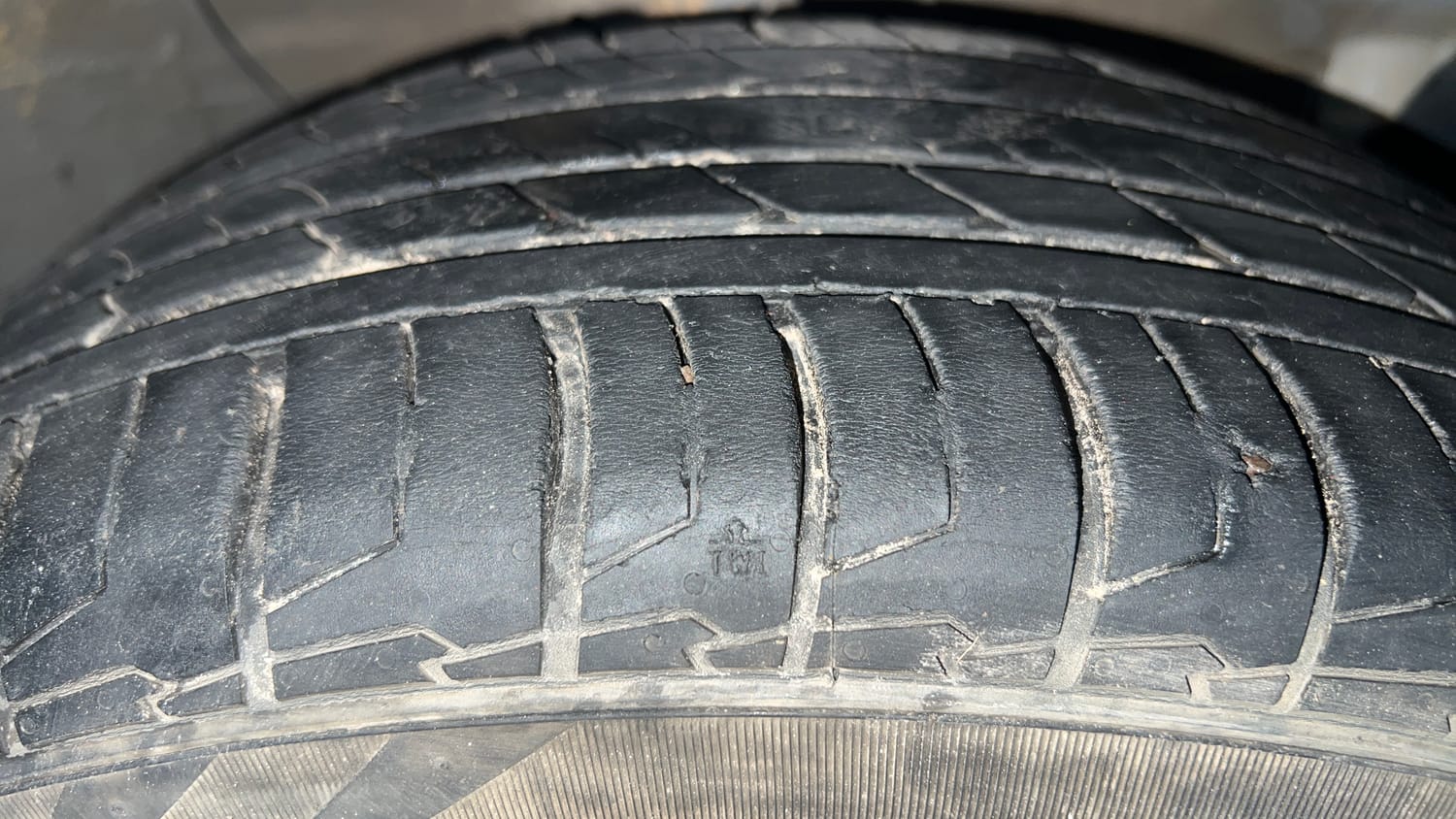 Used 2024 Hyundai Creta 1.5 CRDi Diesel MT DSL S(O) Diesel Manual tyres RIGHT FRONT TYRE TREAD VIEW