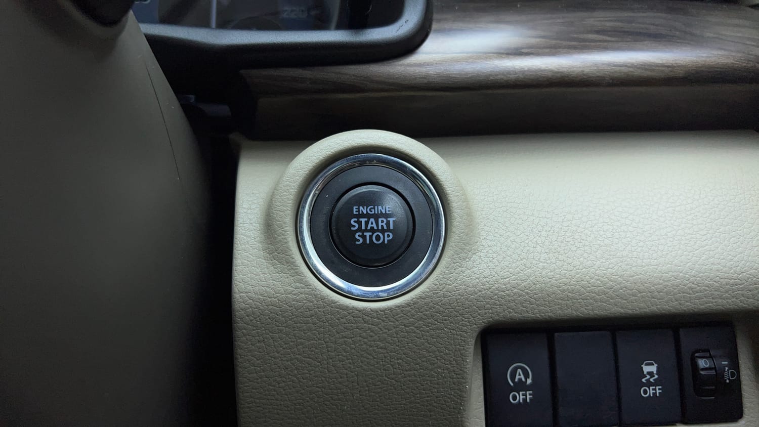 Used 2019 Maruti Suzuki New Ertiga ZXi AT Petrol Automatic top_features Keyless start