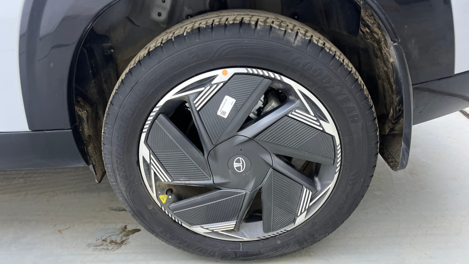 Used 2026 Tata Curvv EV Empowered X 55 Electric Automatic tyres LEFT REAR TYRE RIM VIEW