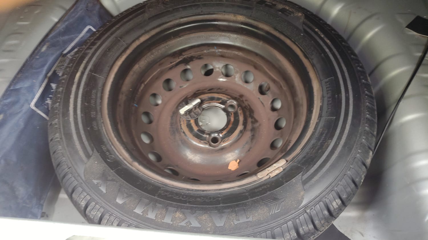 Used 2020 Renault Kwid RXT Petrol Manual tyres SPARE TYRE VIEW