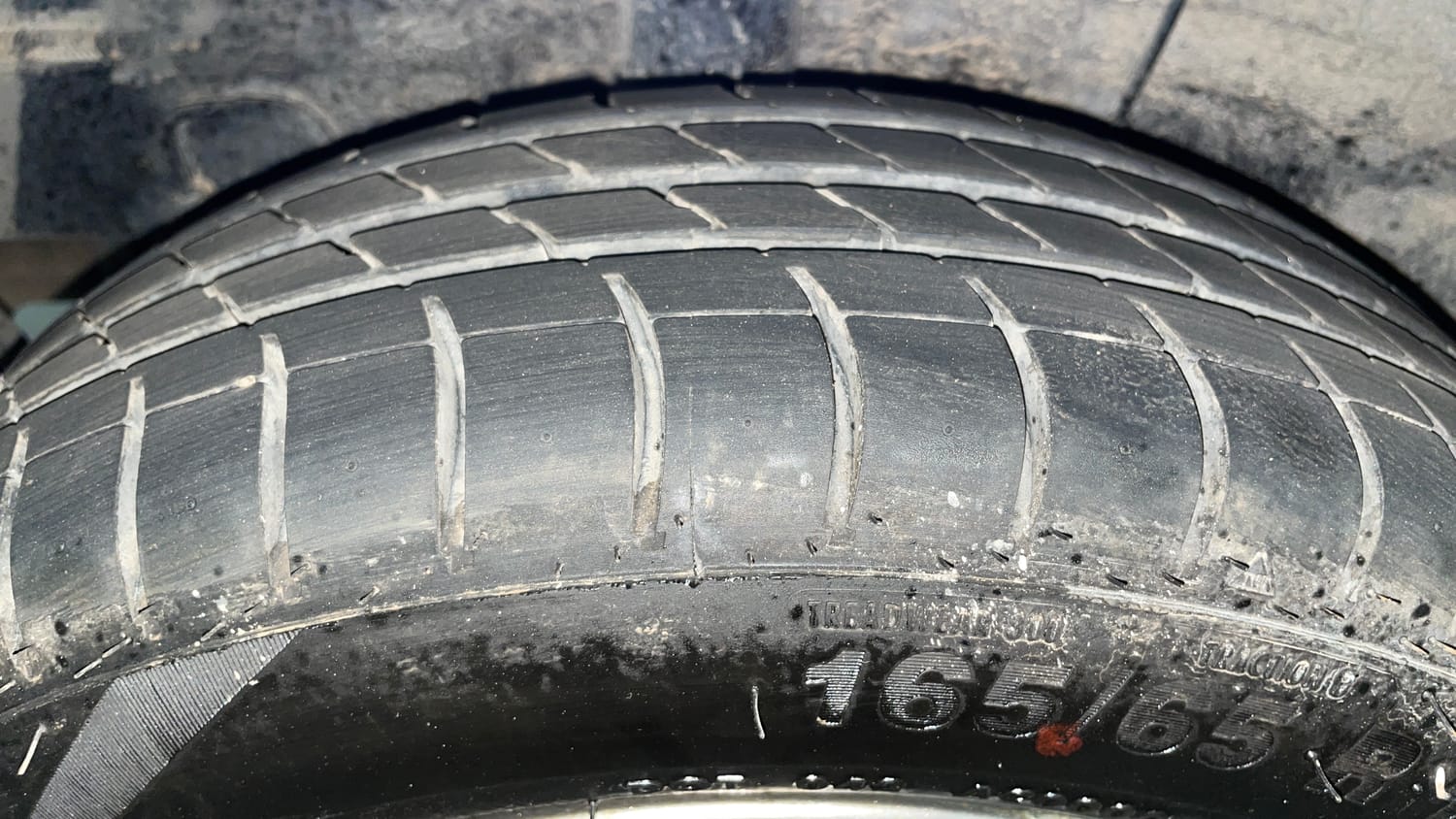 Used 2016 Hyundai Grand i10 Asta AT 1.2 Kappa VTVT (O) Petrol Automatic tyres RIGHT REAR TYRE TREAD VIEW