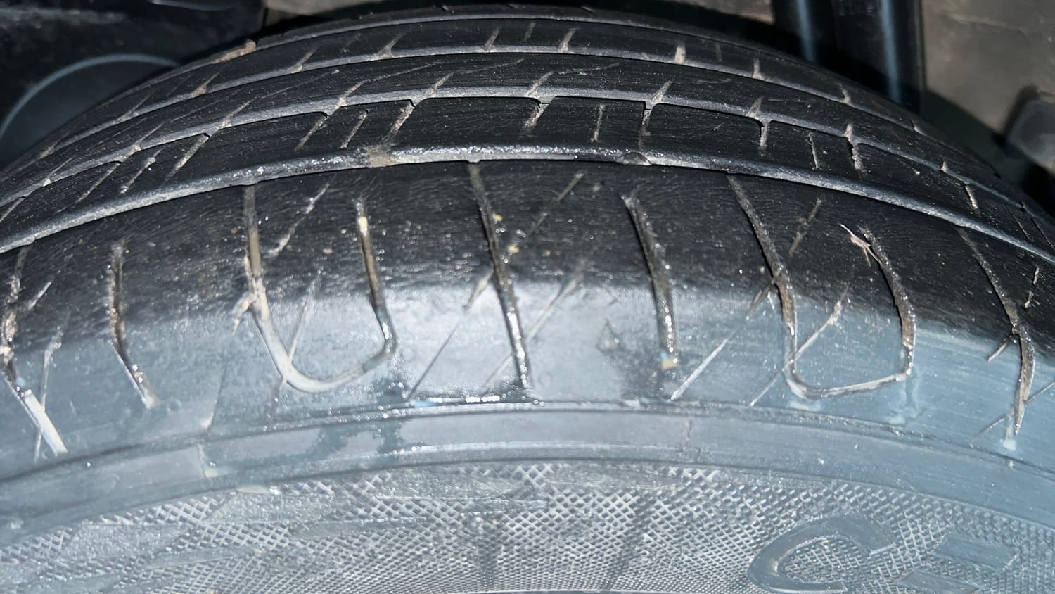 Used 2018 Renault Duster RXS CVT Petrol Automatic tyres RIGHT REAR TYRE TREAD VIEW