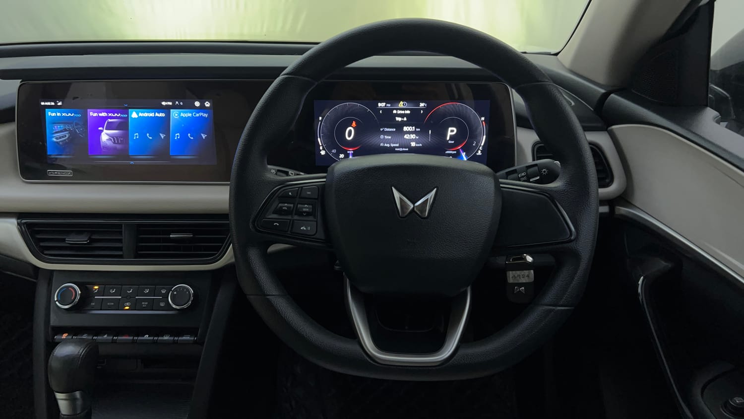 Used 2023 Mahindra XUV700 AX 5 Diesel AT 7 STR Diesel Automatic interior STEERING VIEW
