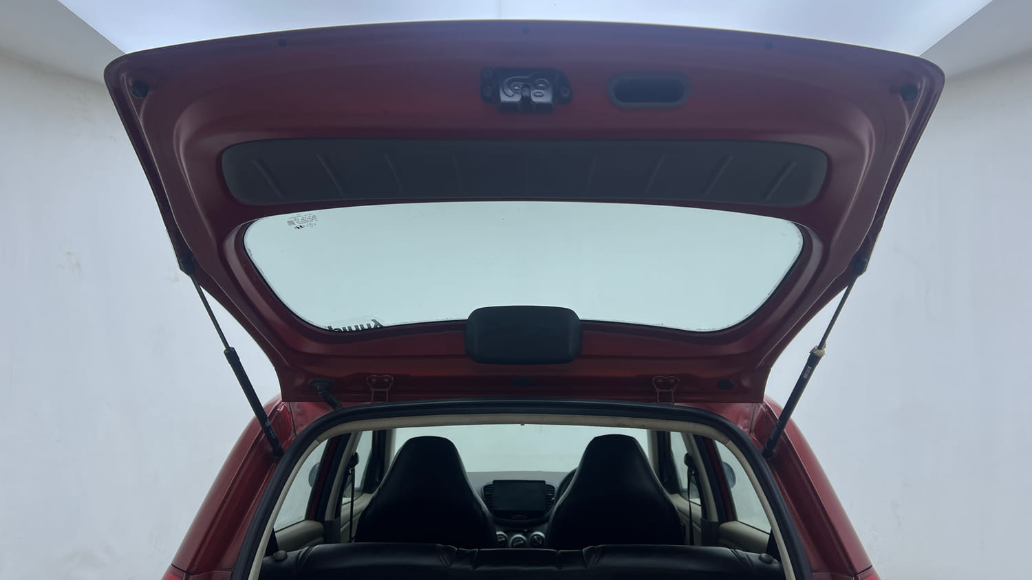 Used 2012 Hyundai i10 Era 1.1 iRDE2 Petrol Manual interior DICKY DOOR OPEN VIEW