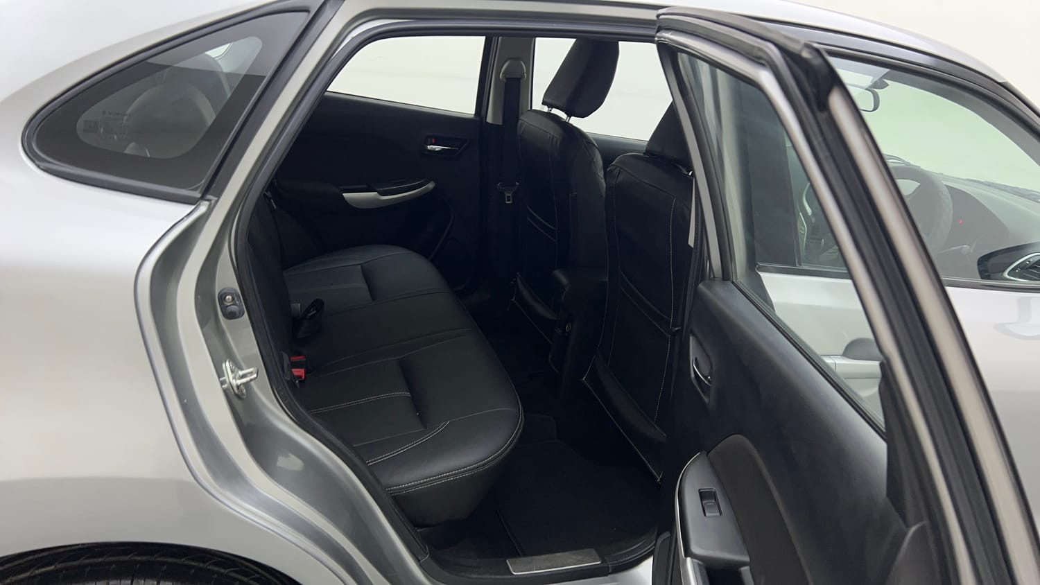 Used 2018 Maruti Suzuki Baleno Delta 1.2 Petrol Manual interior RIGHT SIDE REAR DOOR CABIN VIEW