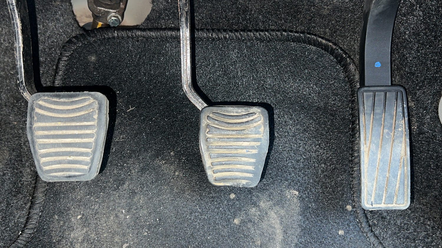 Used 2016 Mahindra KUV100 K6+ 6 STR Petrol Manual interior PEDALS VIEW