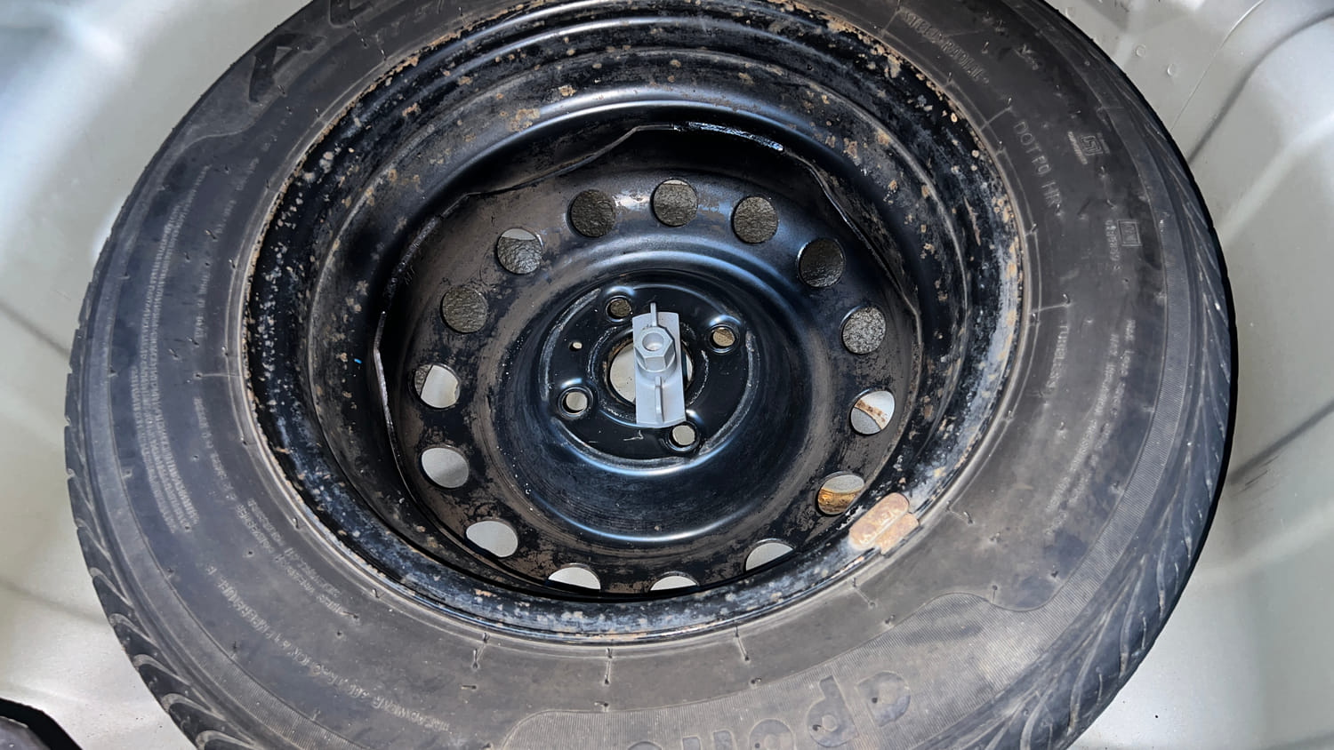 Used 2012 Hyundai i20 Magna 1.2 Petrol Manual tyres SPARE TYRE VIEW