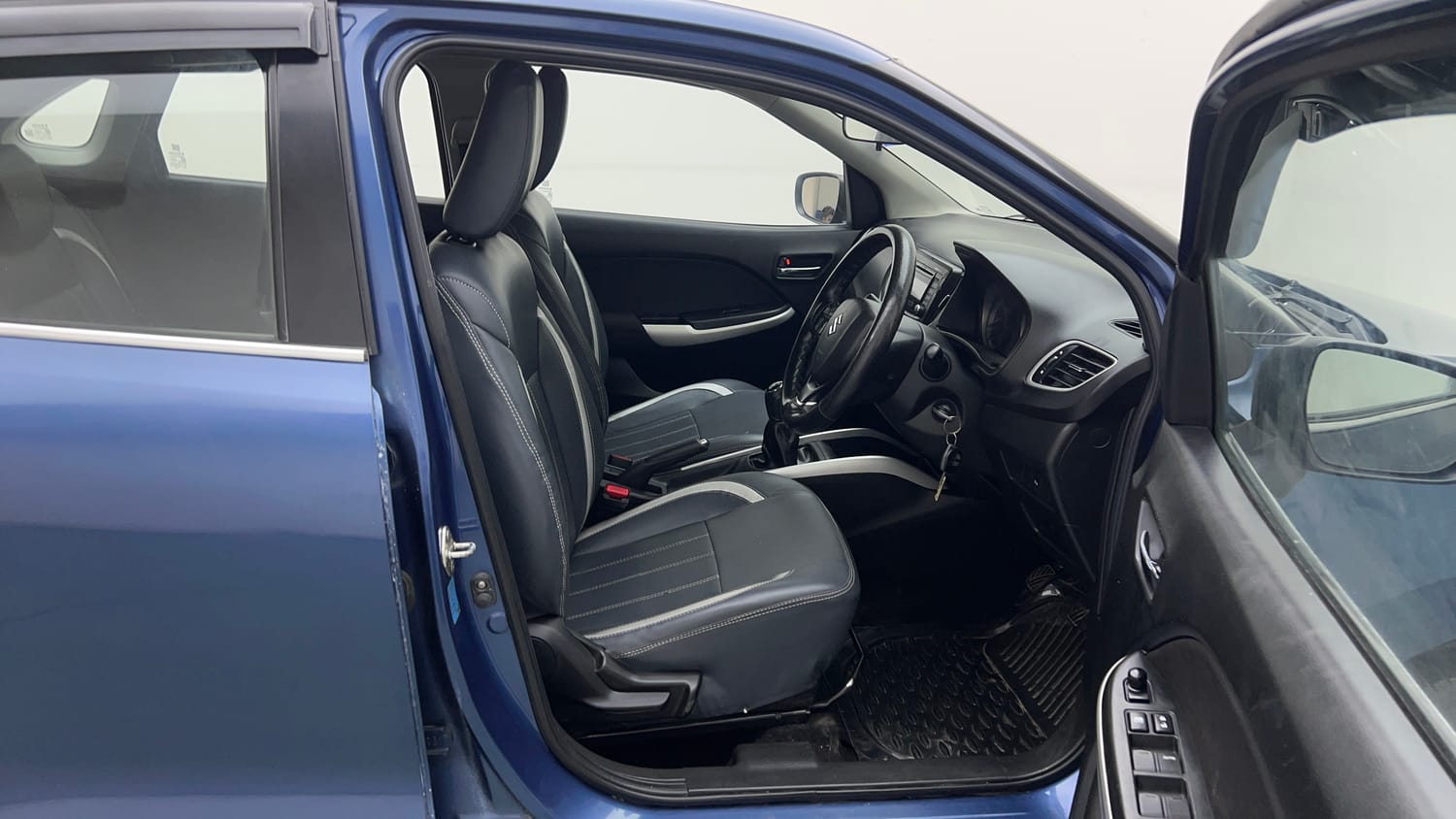 Used 2017 Maruti Suzuki Baleno Delta 1.2 Petrol Manual interior RIGHT SIDE FRONT DOOR CABIN VIEW