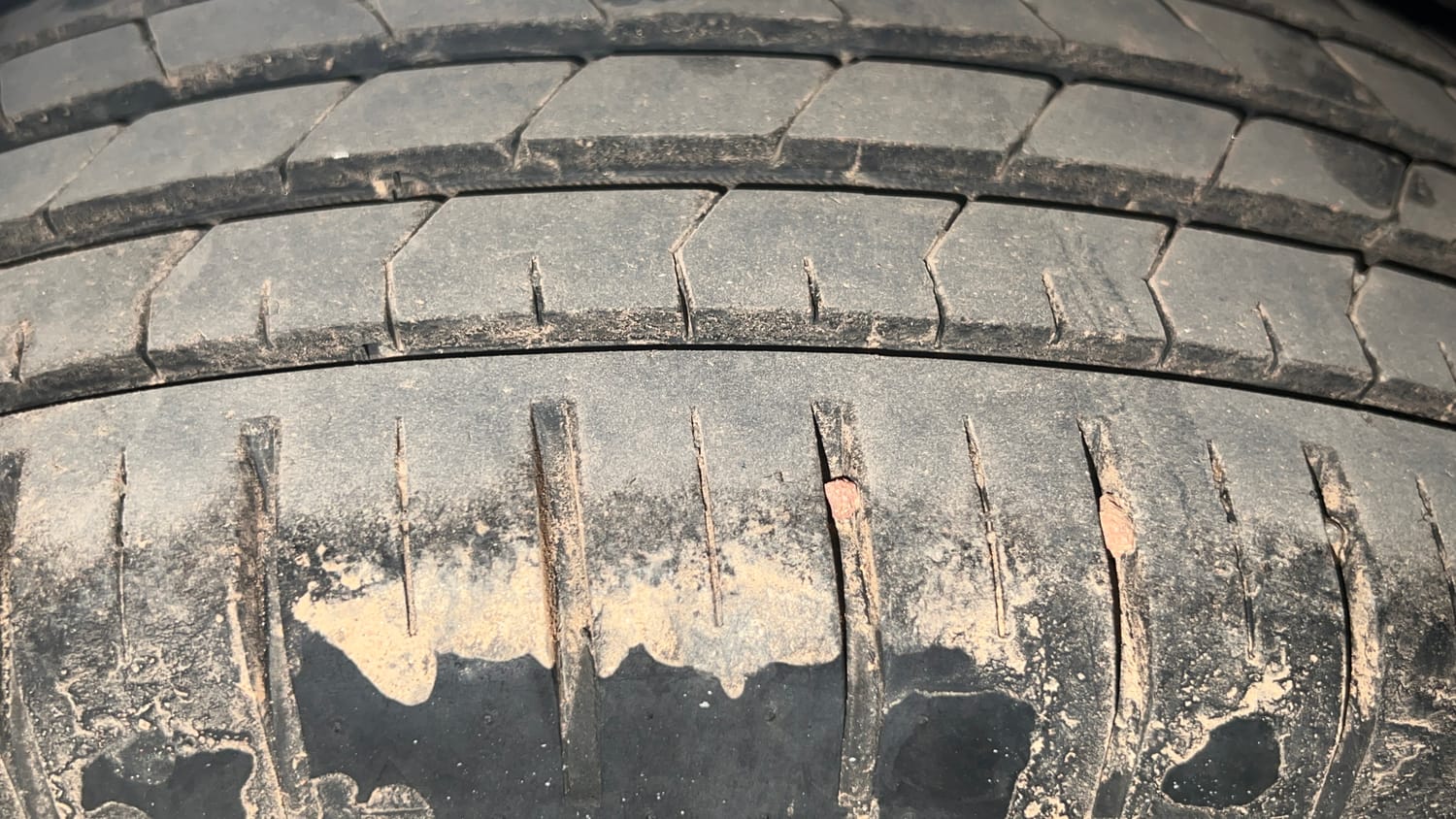 Used 2020 Toyota Glanza G CVT Petrol Automatic tyres LEFT REAR TYRE TREAD VIEW