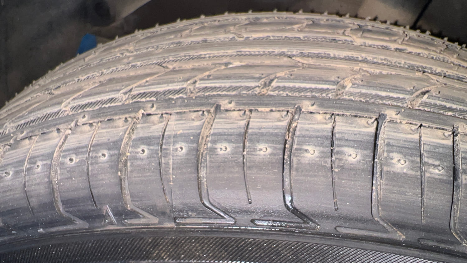 Used 2020 Hyundai Grand i10 Nios Sportz AMT 1.2 Kappa VTVT Petrol Automatic tyres LEFT FRONT TYRE TREAD VIEW