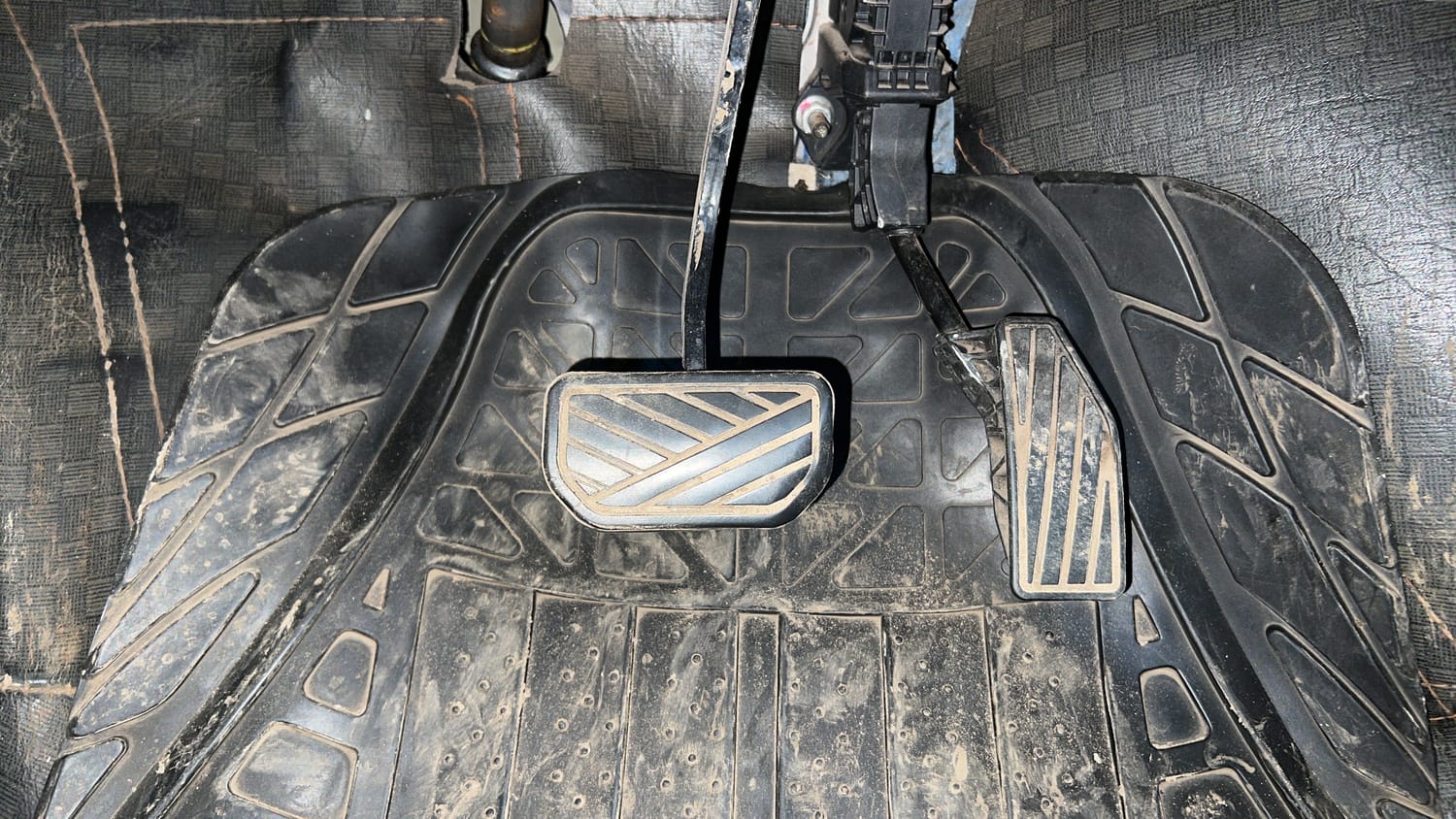 Used 2019 Maruti Suzuki New Ertiga ZXi AT Petrol Automatic interior PEDALS VIEW