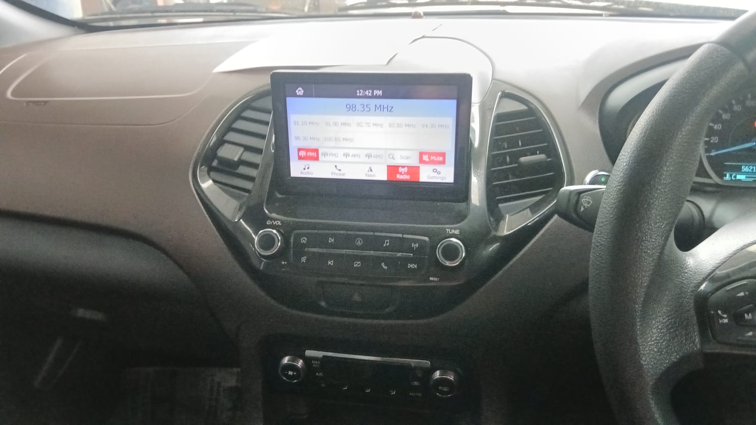 Used 2018 Ford Freestyle Titanium 1.2 Ti-VCT Petrol Manual top_features Integrated (in-dash) music system