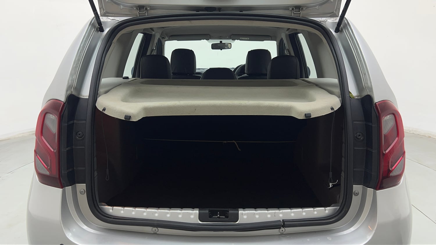 Used 2016 Renault Duster RXL Petrol Petrol Manual interior DICKY INSIDE VIEW
