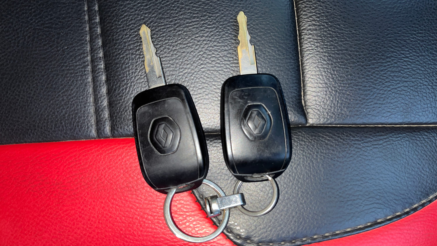 Used 2018 Renault Kwid RXT Opt Petrol Manual extra CAR KEY VIEW