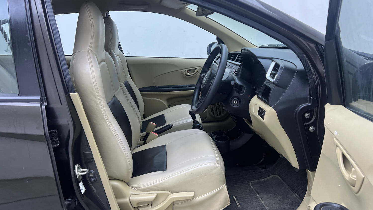 Used 2016 Honda Amaze 1.2 S i-VTEC Petrol Manual interior RIGHT SIDE FRONT DOOR CABIN VIEW