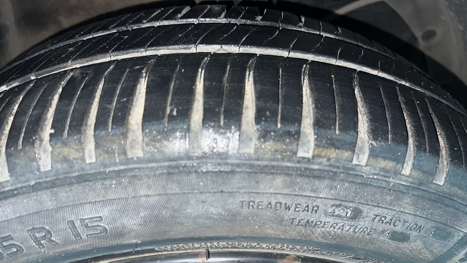 Used 2017 Maruti Suzuki Baleno Delta 1.2 Petrol Manual tyres RIGHT FRONT TYRE TREAD VIEW