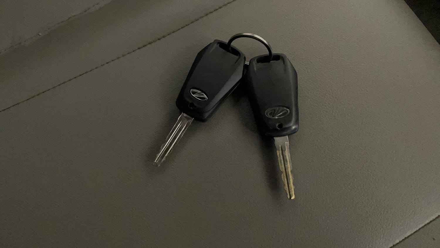 Used 2016 Mahindra KUV100 K2 Plus 6 STR Petrol Manual extra CAR KEY VIEW