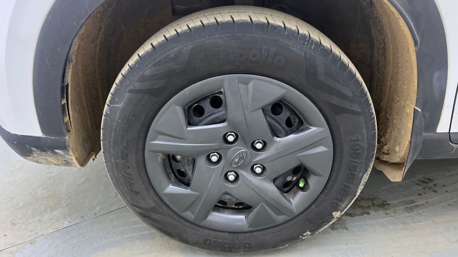 Used 2023 Hyundai Venue SX 1.2 Petrol Petrol Manual tyres LEFT FRONT TYRE RIM VIEW