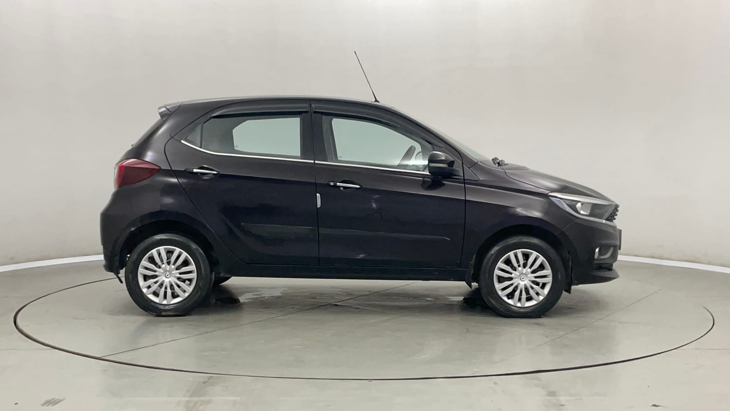 Used 2023 Tata Tiago XZ Plus CNG Cng Manual exterior RIGHT SIDE VIEW